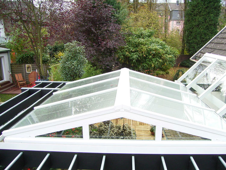 Stahl-Terassendach von TKS Bauelemente und Sonnenschutz